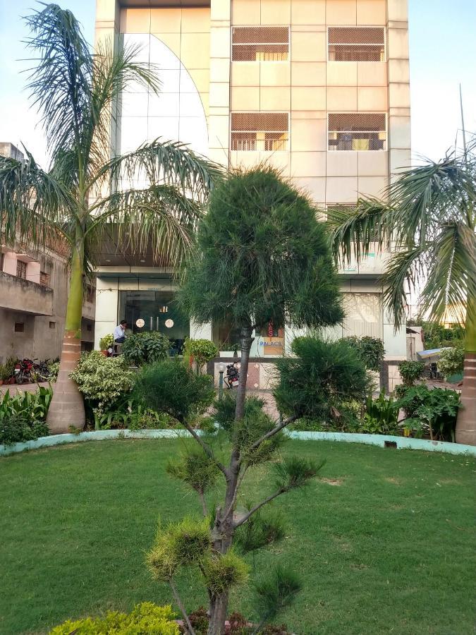 Varanasi Palace Экстерьер фото